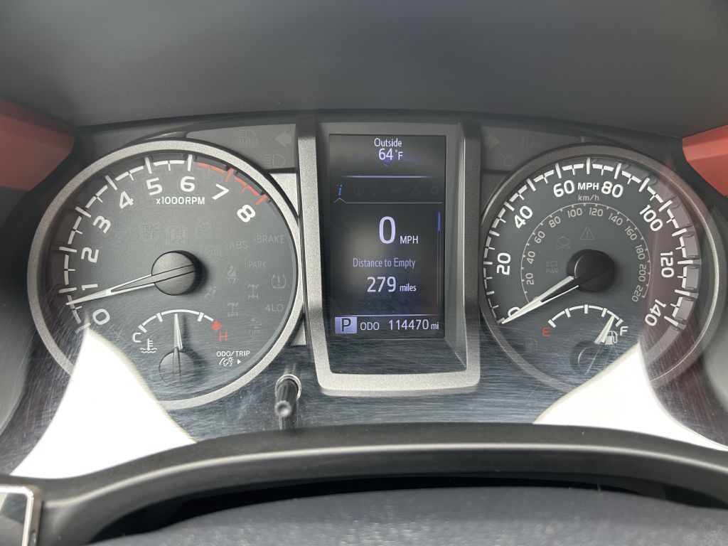 2018 Toyota Tacoma Image 17