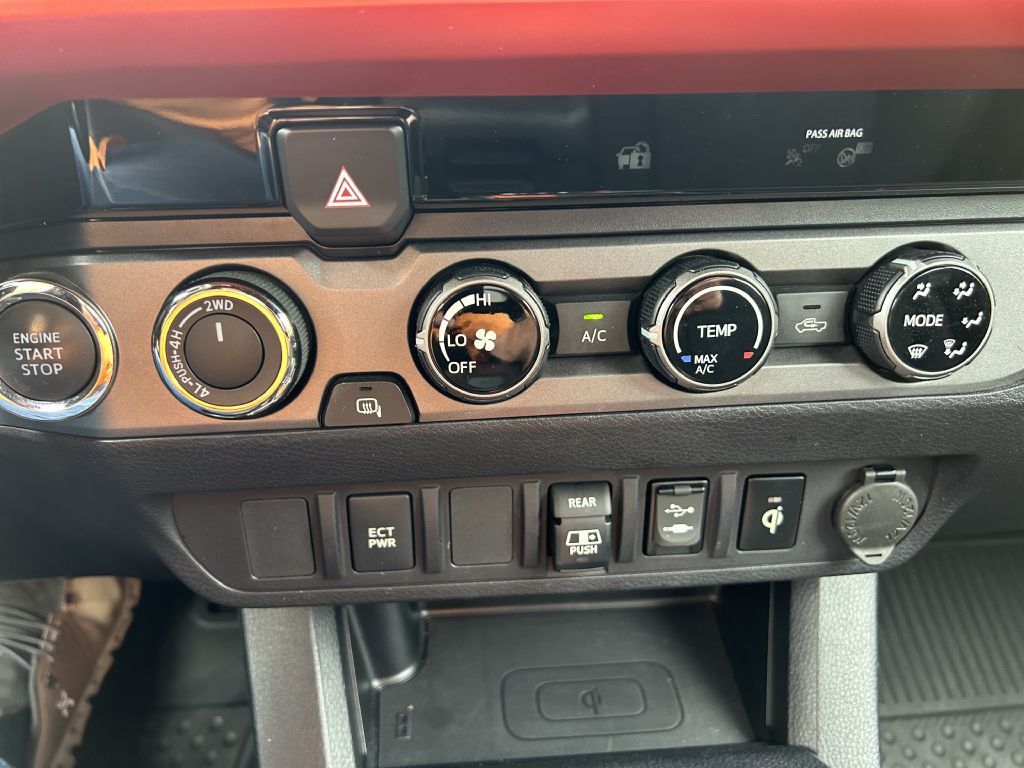 2018 Toyota Tacoma Image 20