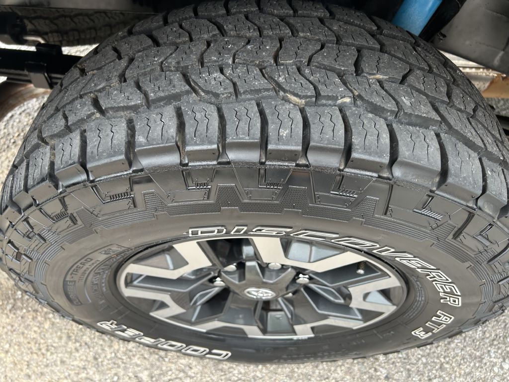 2018 Toyota Tacoma Image 21