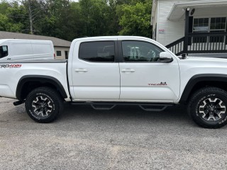 Image for 2018 Toyota Tacoma SR V6 ID: 7374863