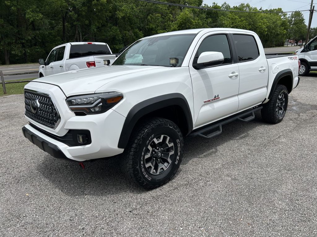 2018 Toyota Tacoma Image 2