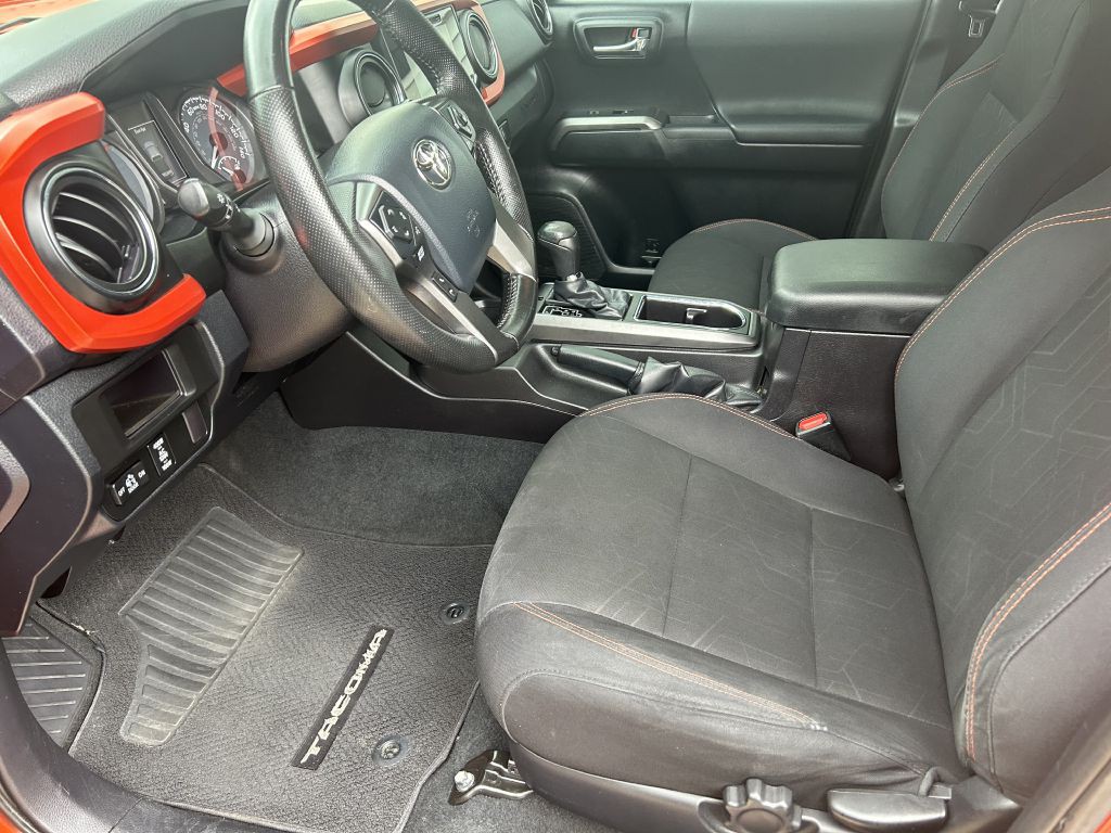 2016 Toyota Tacoma Image 10