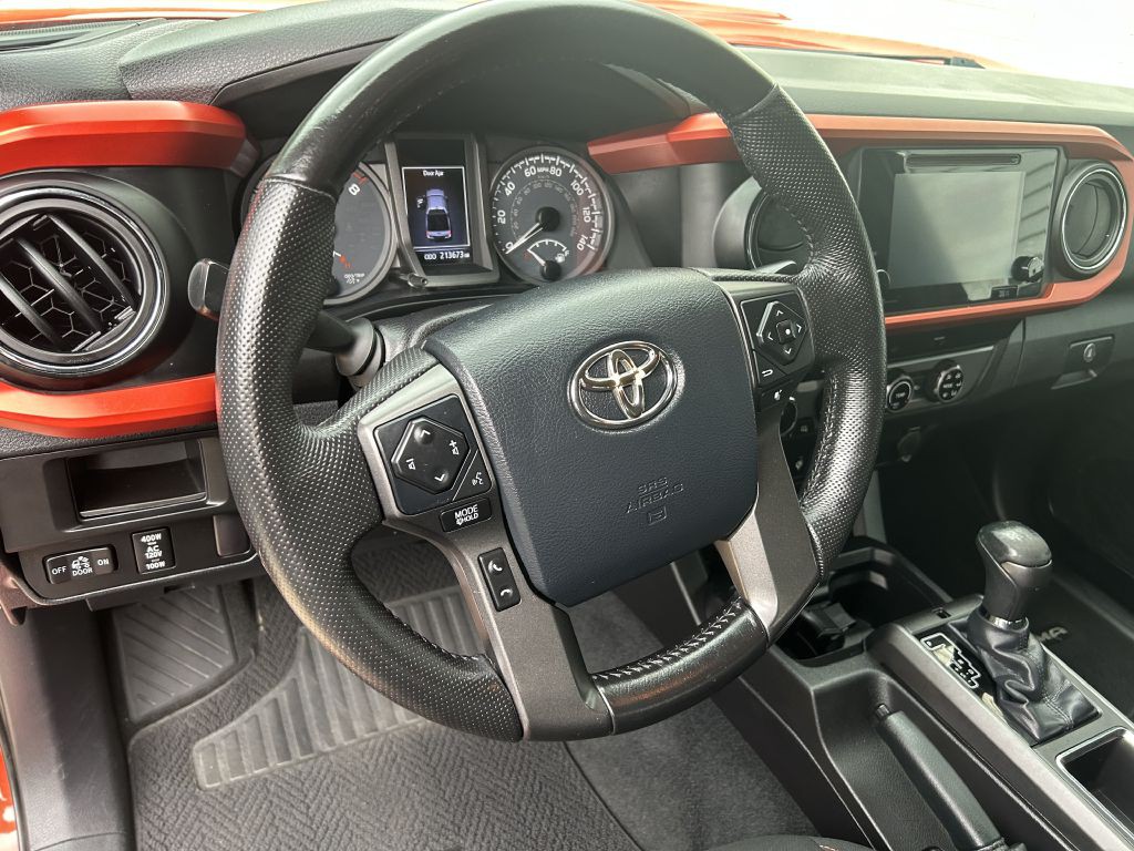 2016 Toyota Tacoma Image 11