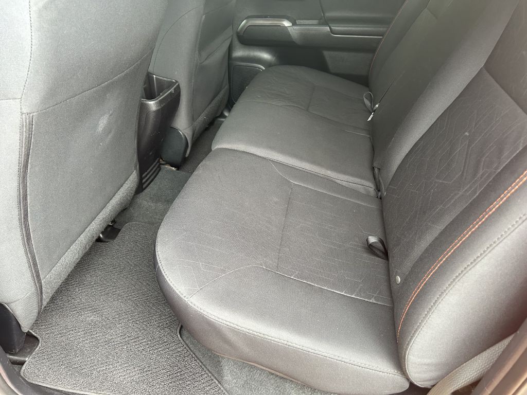 2016 Toyota Tacoma Image 12