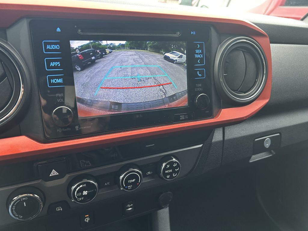 2016 Toyota Tacoma Image 15
