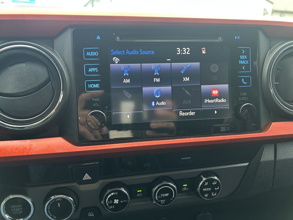 2016 Toyota Tacoma Image 17