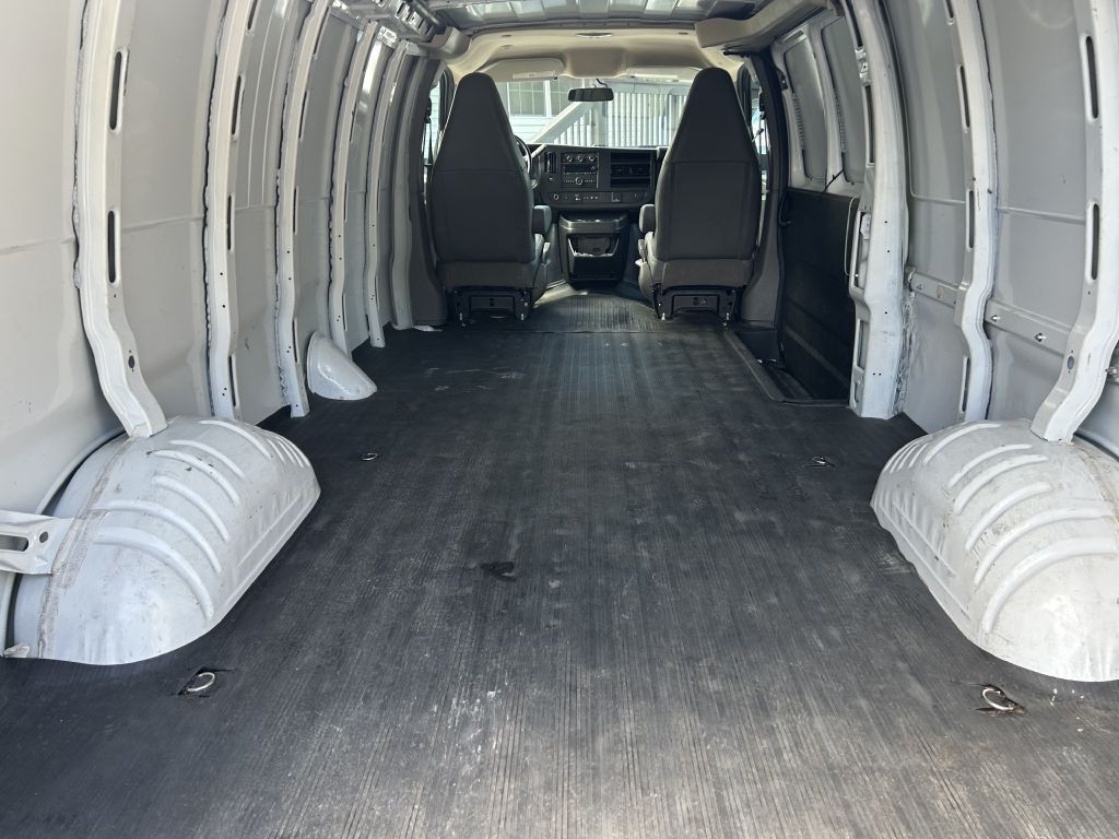 2023 Chevrolet Express Image 16