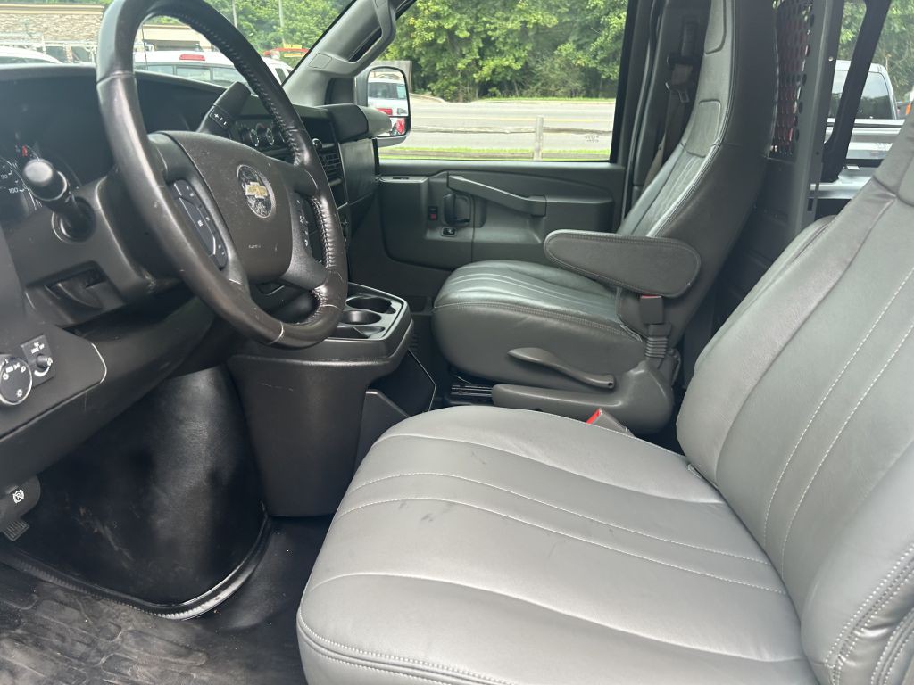 2020 Chevrolet Express Image 9