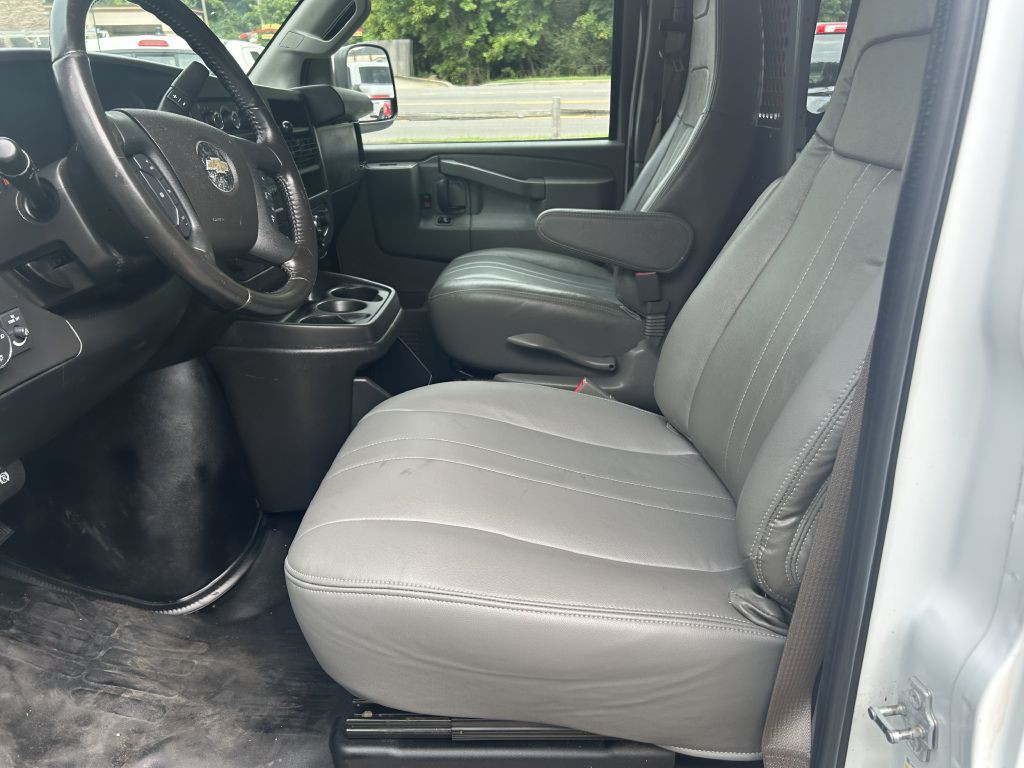 2020 Chevrolet Express Image 10