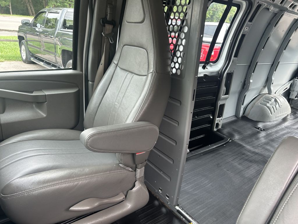 2020 Chevrolet Express Image 13