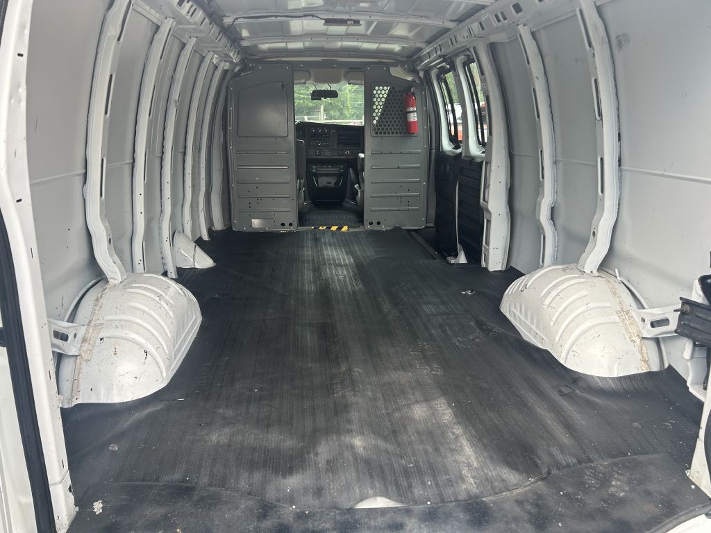 2020 Chevrolet Express Image 16