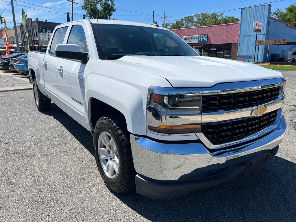 2018 Chevrolet Silverado 1500 Image 2