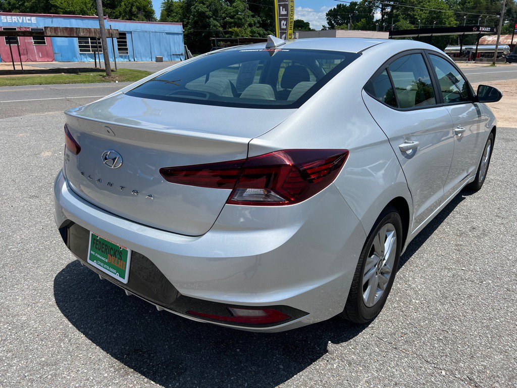 2020 Hyundai Elantra Image 15