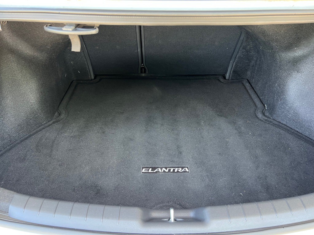 2020 Hyundai Elantra Image 24