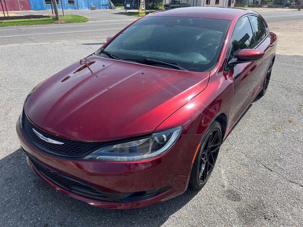 2015 Chrysler 200 Image 3