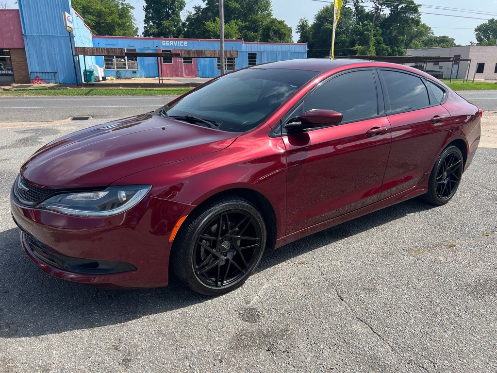 2015 Chrysler 200 Image 4