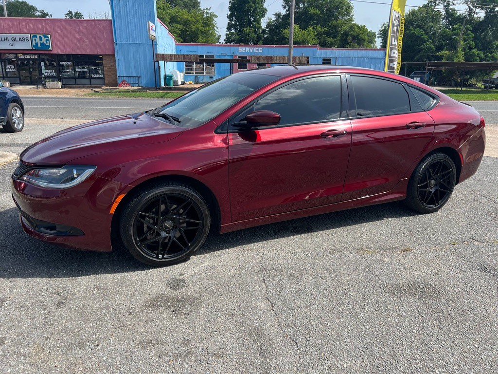 2015 Chrysler 200 Image 6