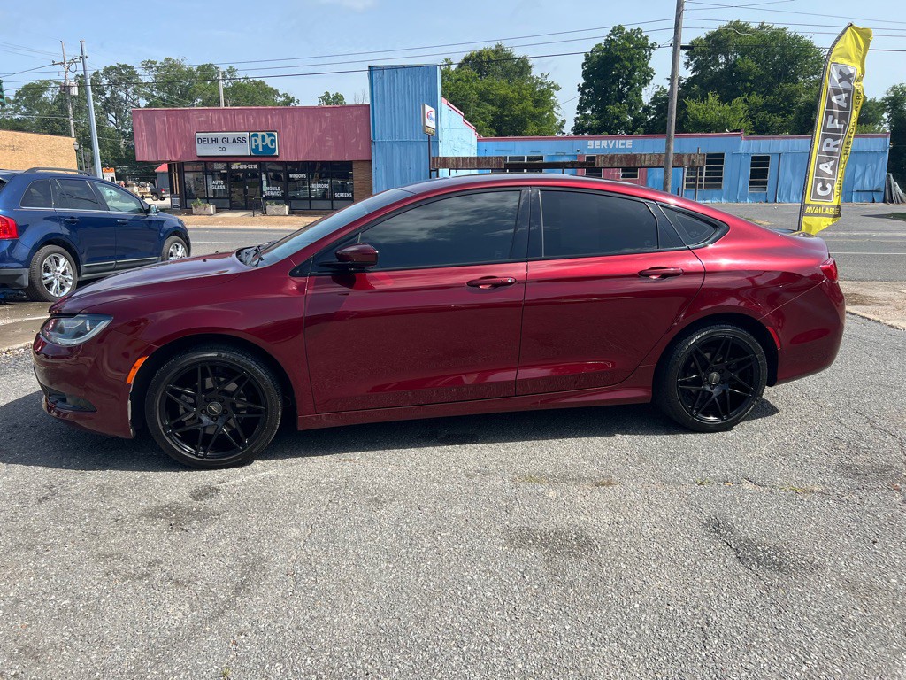 2015 Chrysler 200 Image 8