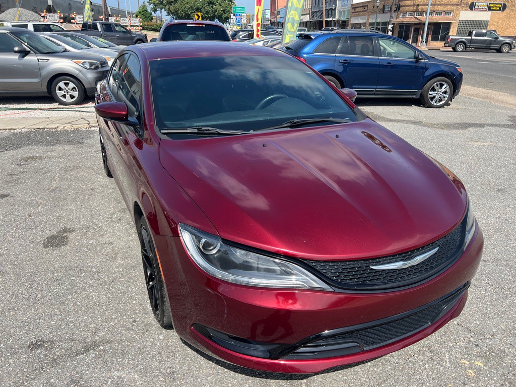 2015 Chrysler 200 Image 13