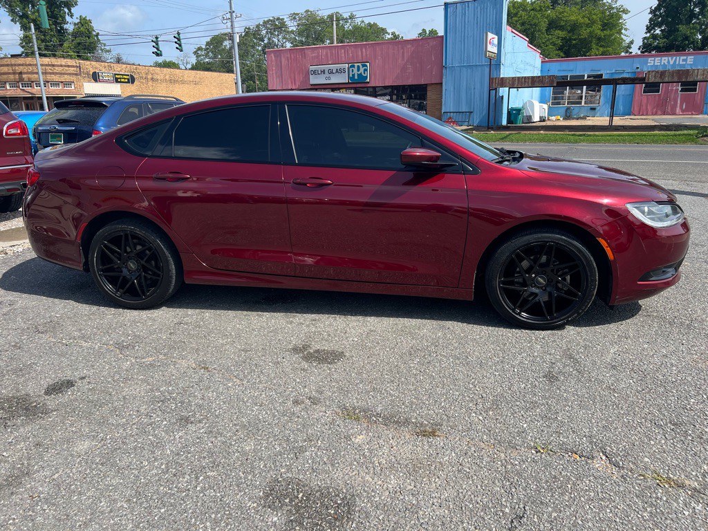 2015 Chrysler 200 Image 16