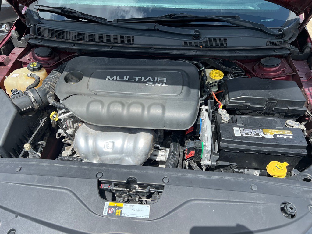 2015 Chrysler 200 Image 30