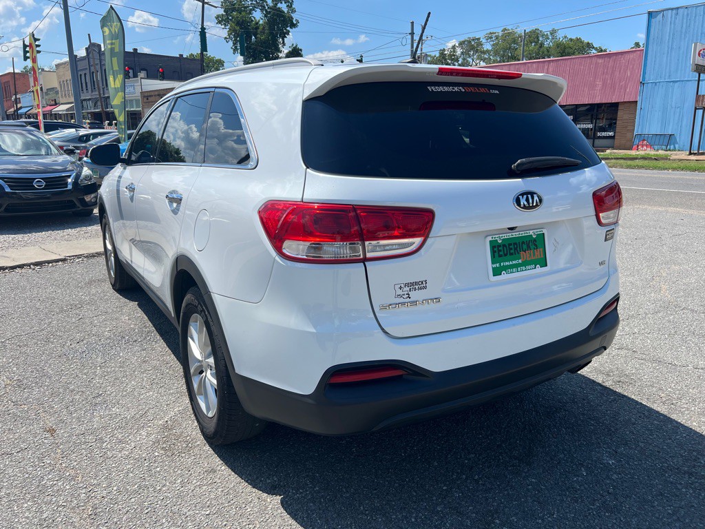 2017 Kia Sorento Image 8