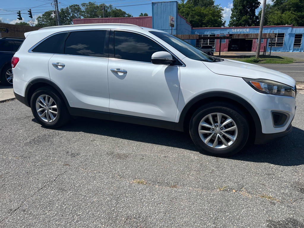 2017 Kia Sorento Image 12
