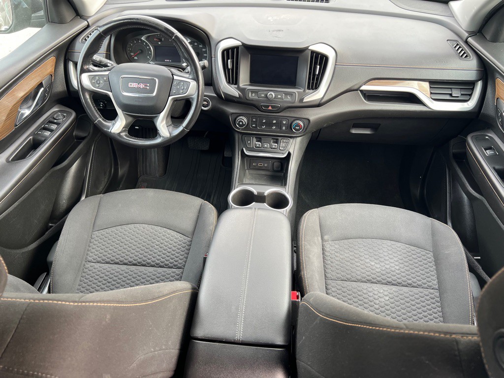2020 GMC Terrain Image 2