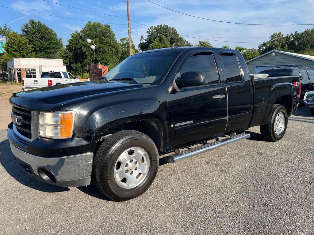 2008 GMC Sierra Image 2