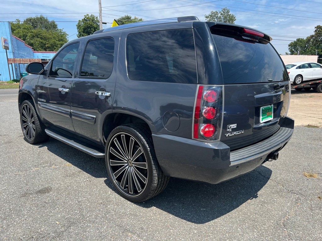 2008 GMC Yukon Image 3