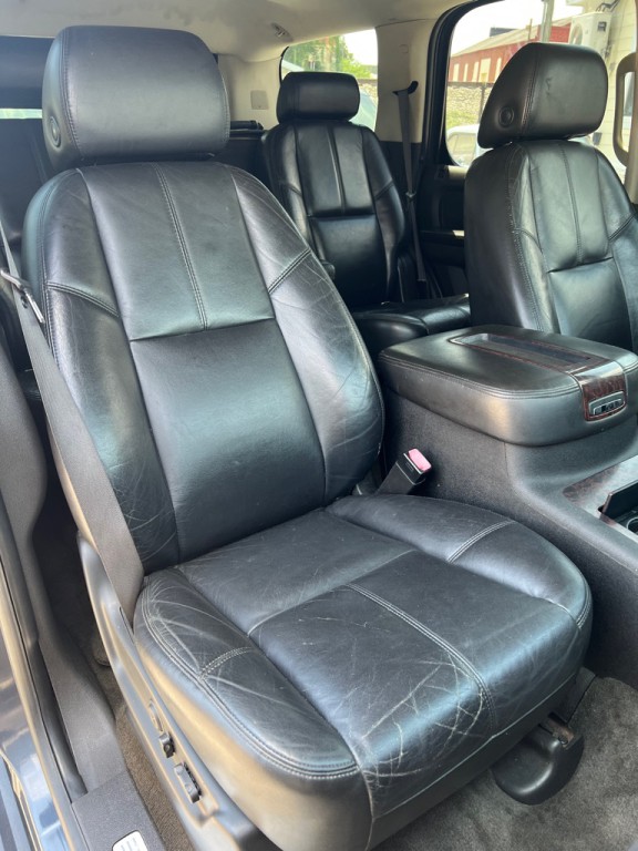 2008 GMC Yukon Image 11