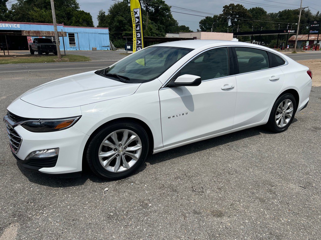 2020 Chevrolet Malibu Image 2