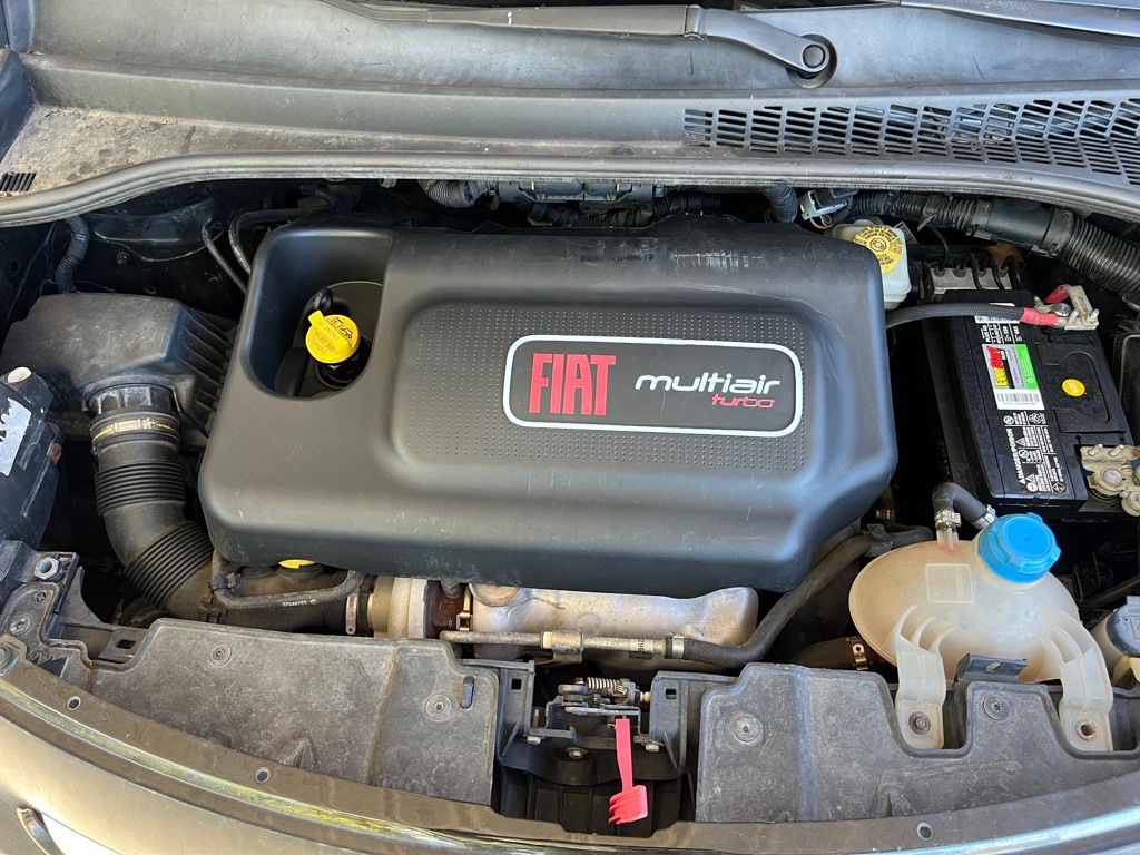 2014 FIAT 500L Image 20