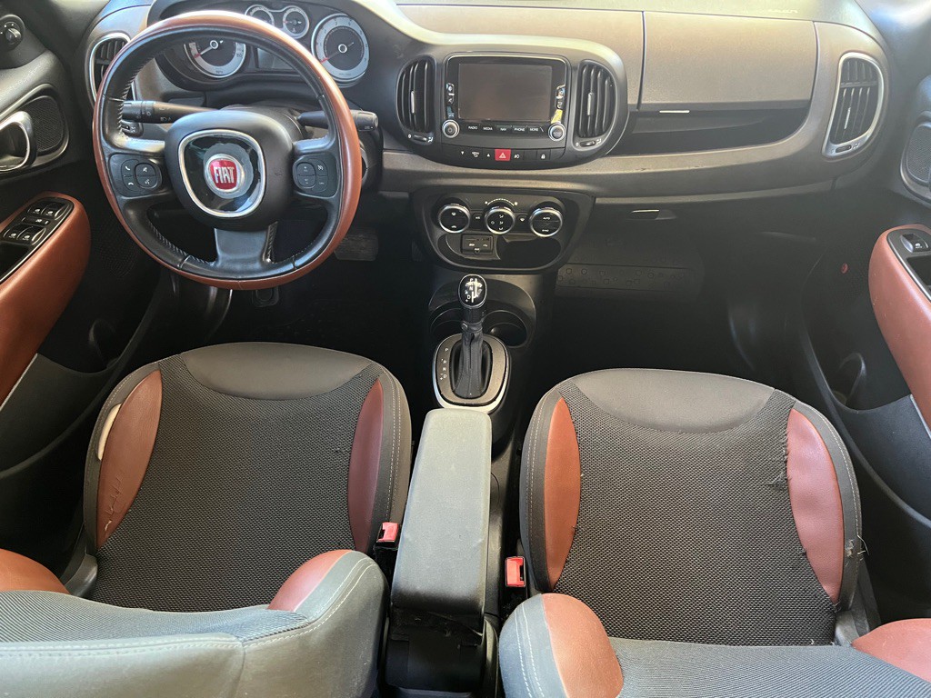 2014 FIAT 500L Image 21