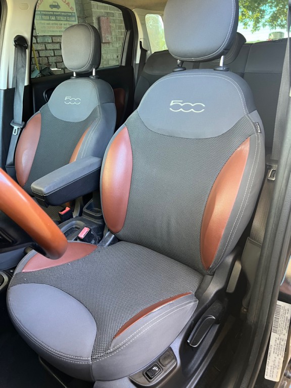 2014 FIAT 500L Image 23