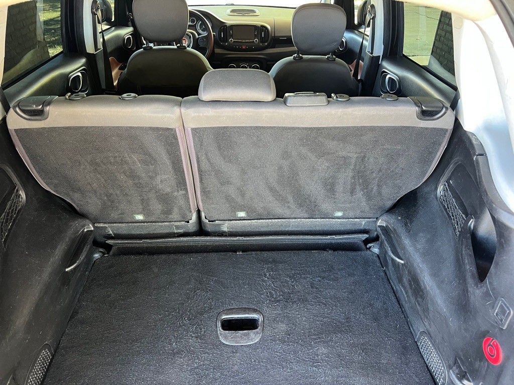 2014 FIAT 500L Image 30
