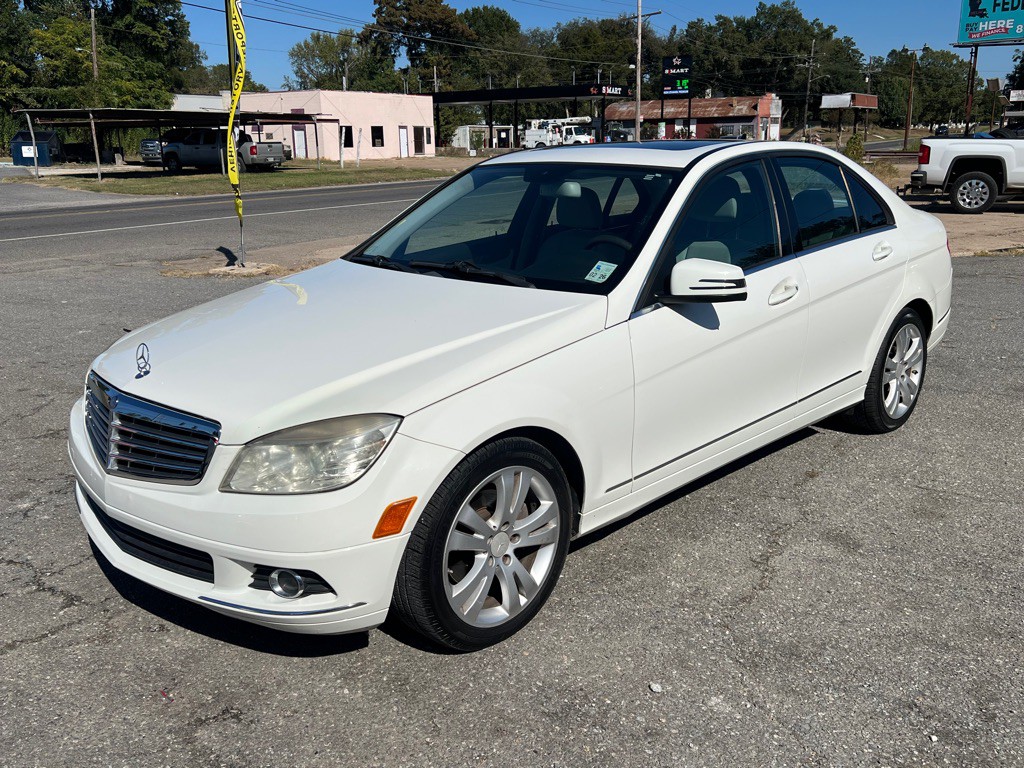 2010 Mercedes-Benz C-Class Image 3