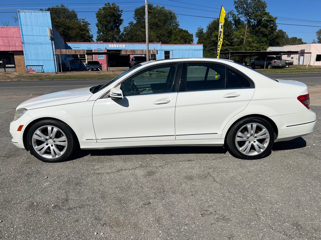 2010 Mercedes-Benz C-Class Image 7