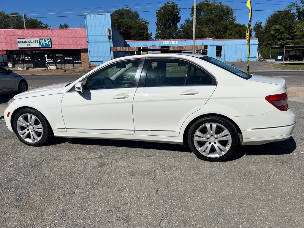 2010 Mercedes-Benz C-Class Image 8