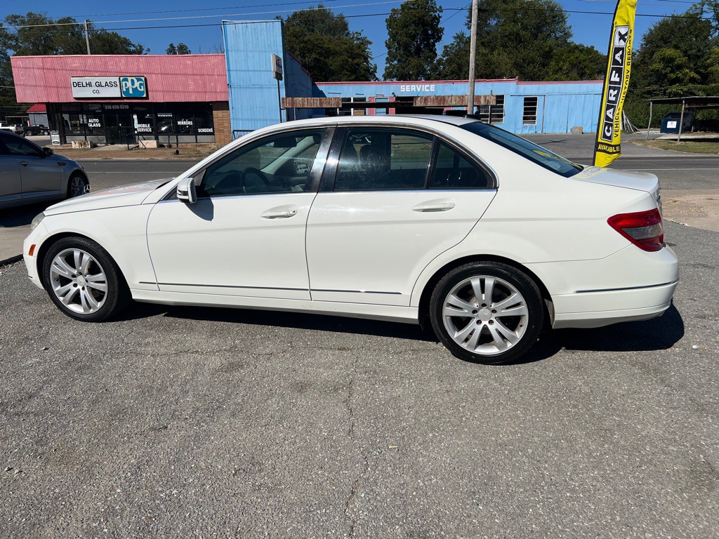2010 Mercedes-Benz C-Class Image 9
