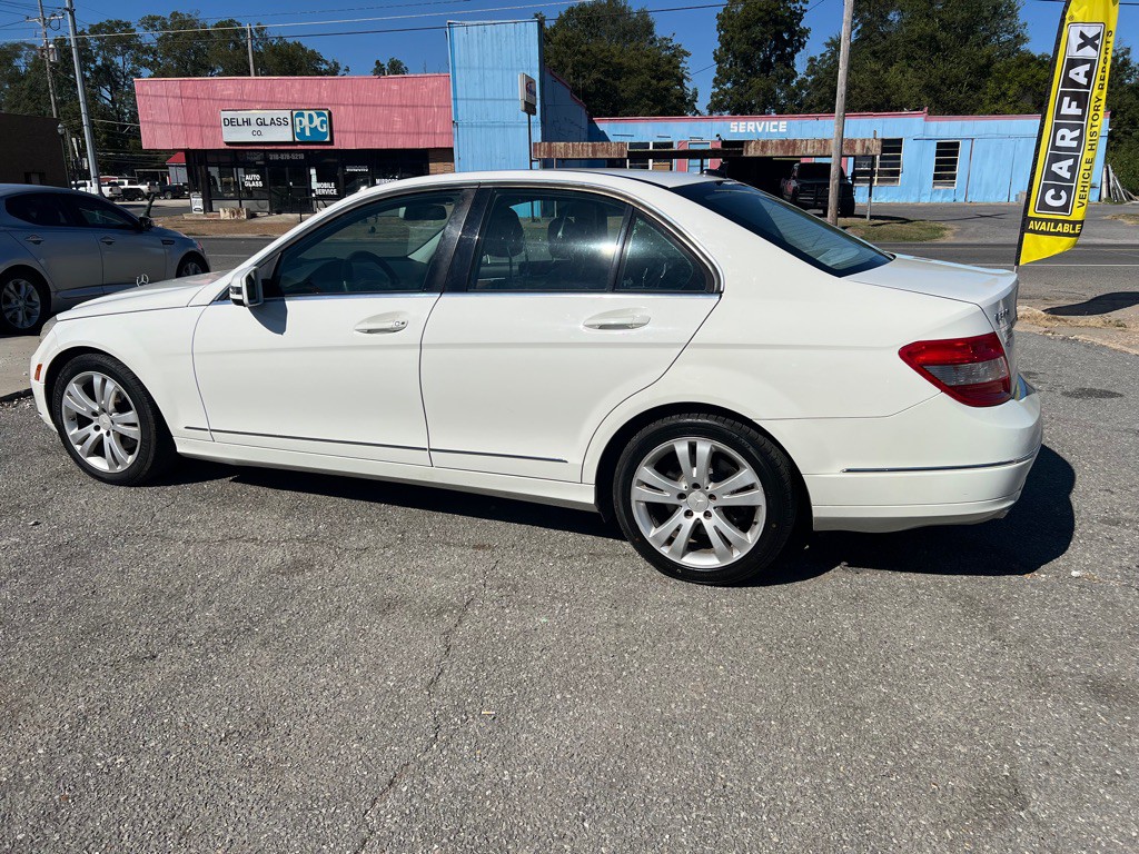 2010 Mercedes-Benz C-Class Image 10
