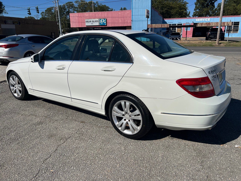 2010 Mercedes-Benz C-Class Image 12