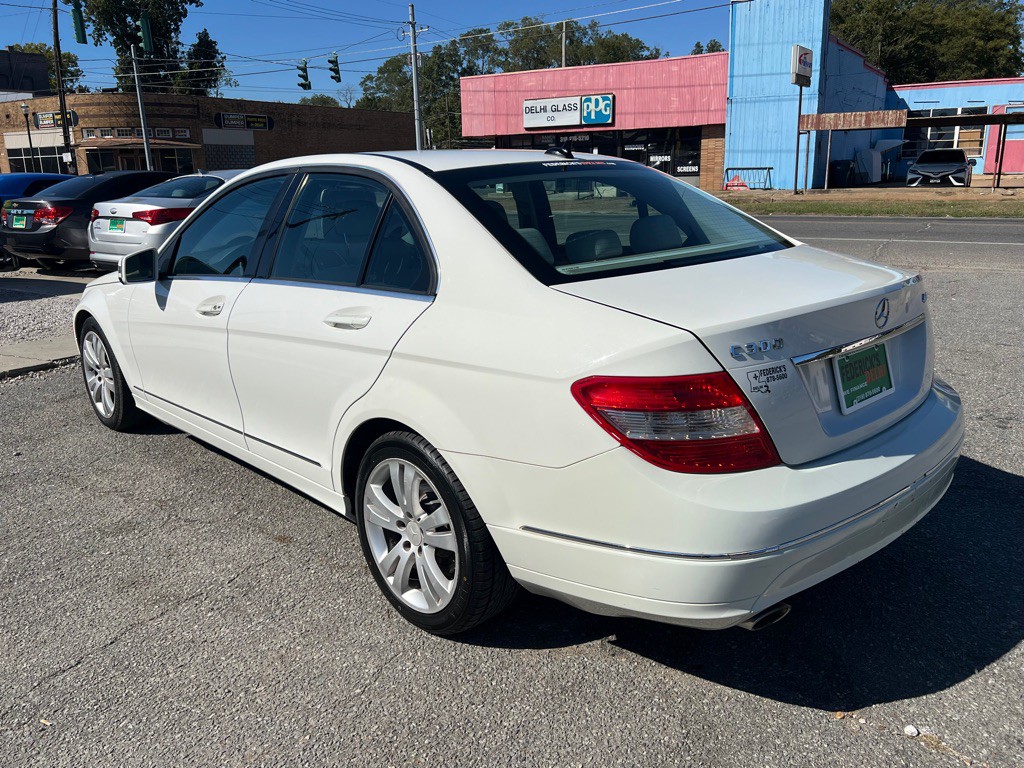 2010 Mercedes-Benz C-Class Image 13
