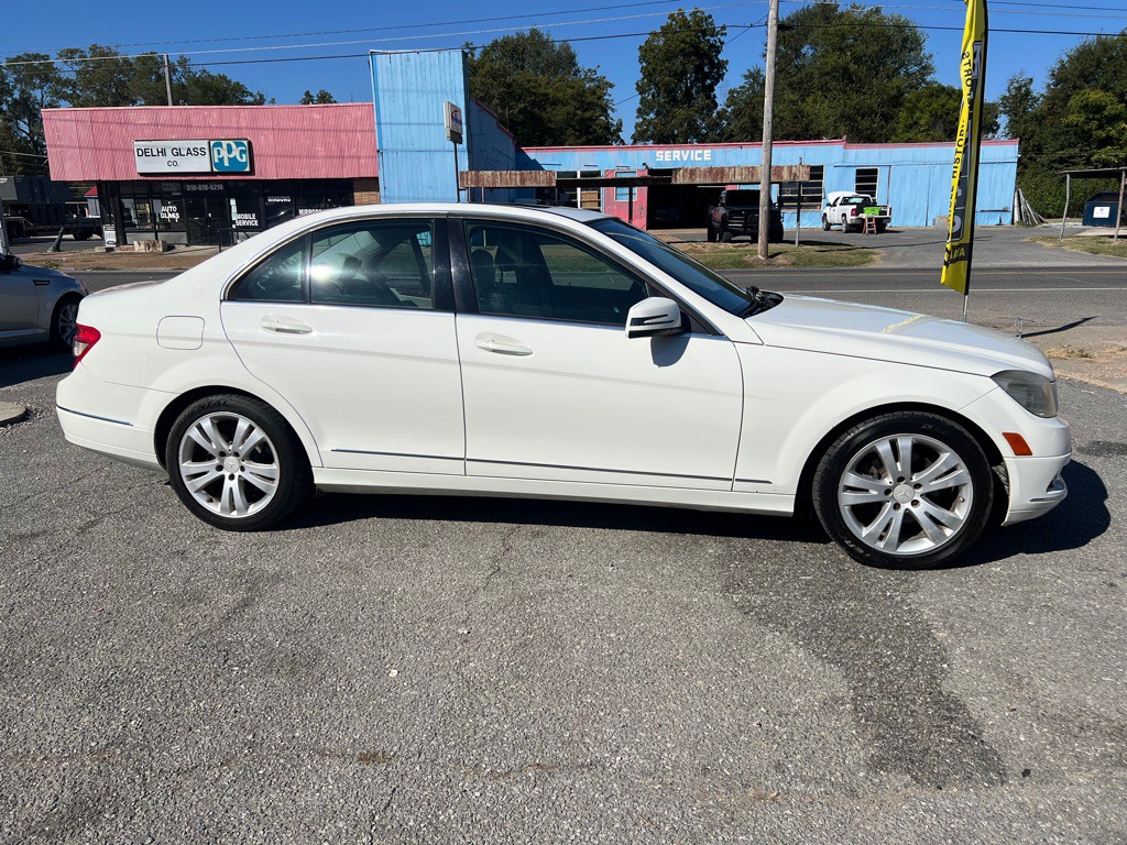 2010 Mercedes-Benz C-Class Image 18