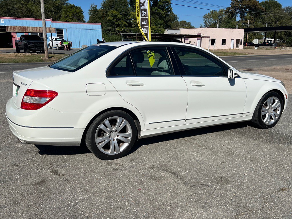 2010 Mercedes-Benz C-Class Image 20