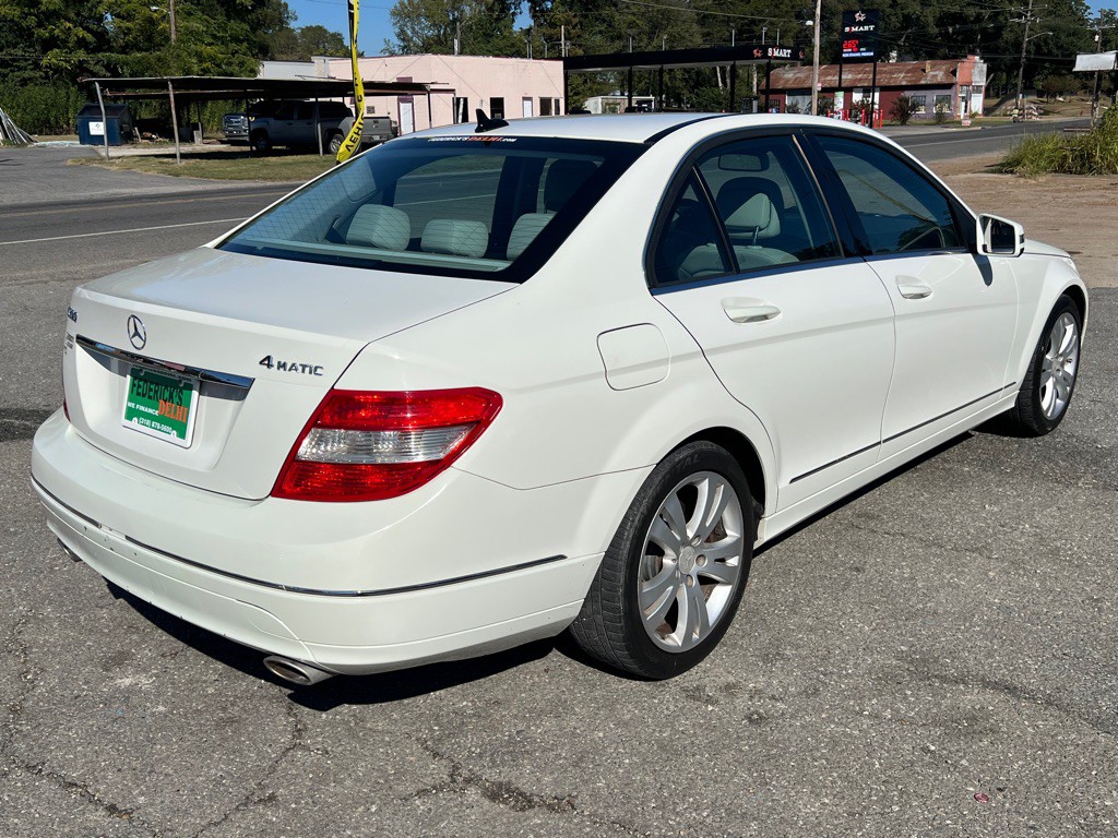 2010 Mercedes-Benz C-Class Image 21
