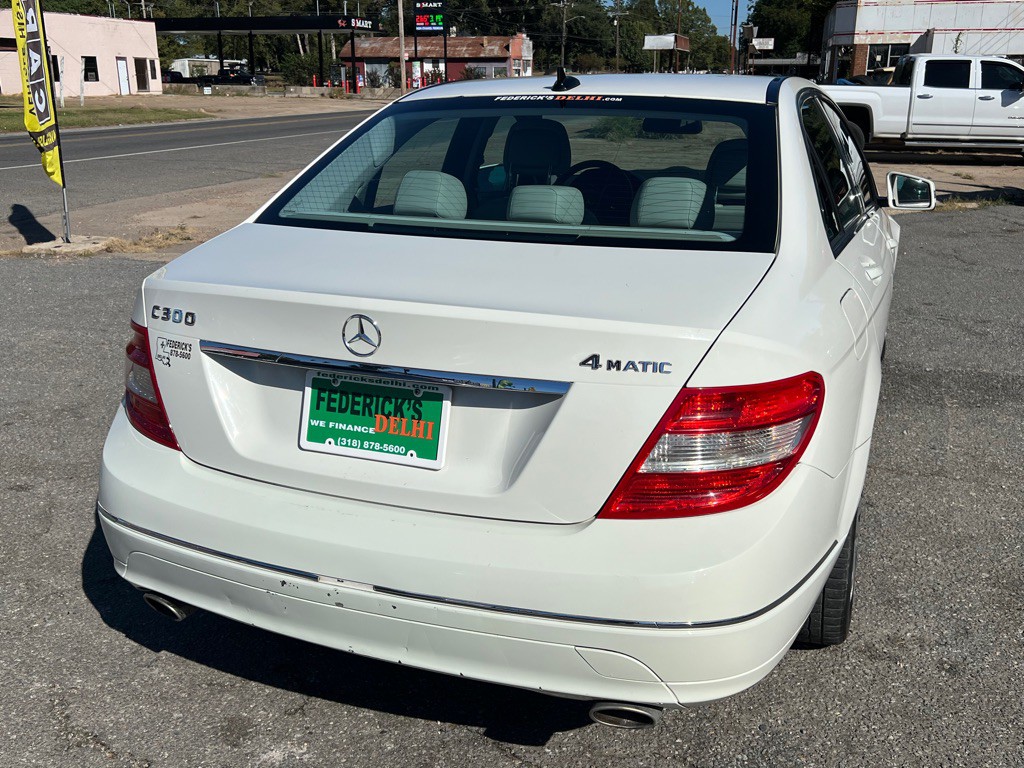 2010 Mercedes-Benz C-Class Image 22