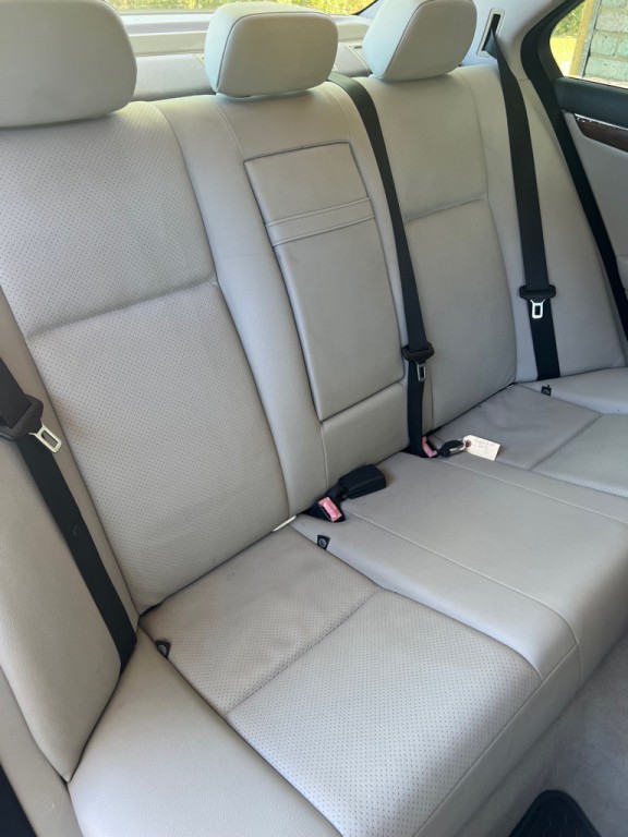 2010 Mercedes-Benz C-Class Image 31