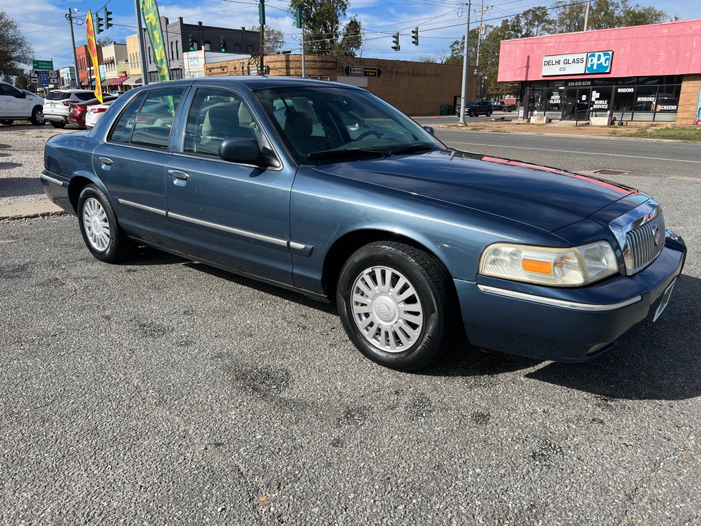 2007 Mercury Grand Marquis Image 1