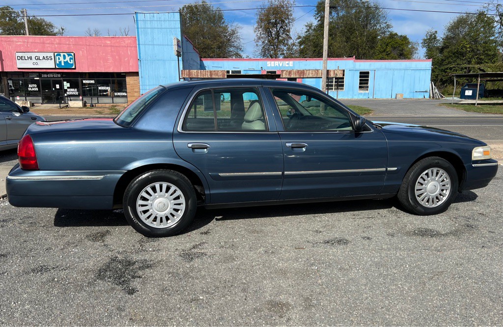 2007 Mercury Grand Marquis Image 6